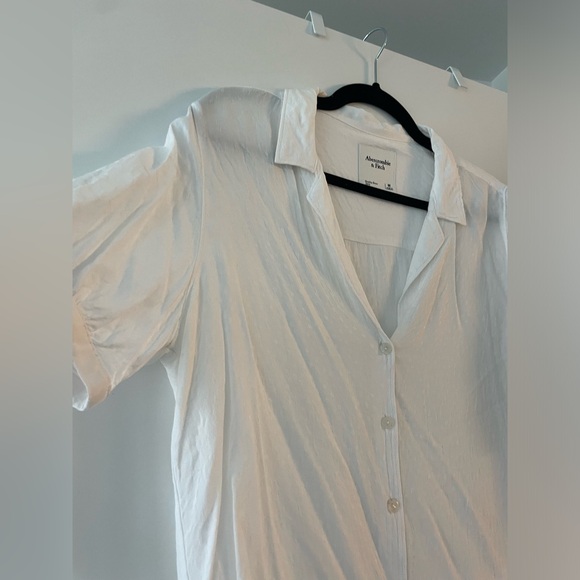 A&F button down short sleeve blouse - Picture 3 of 4